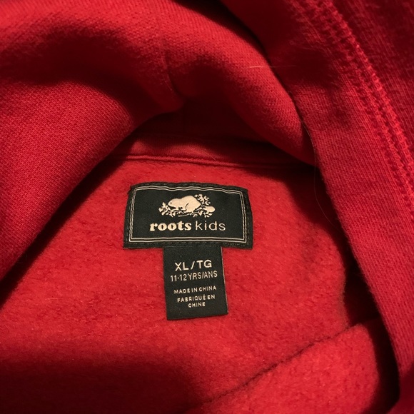 Red Roots Canada sweater - Picture 3 of 4